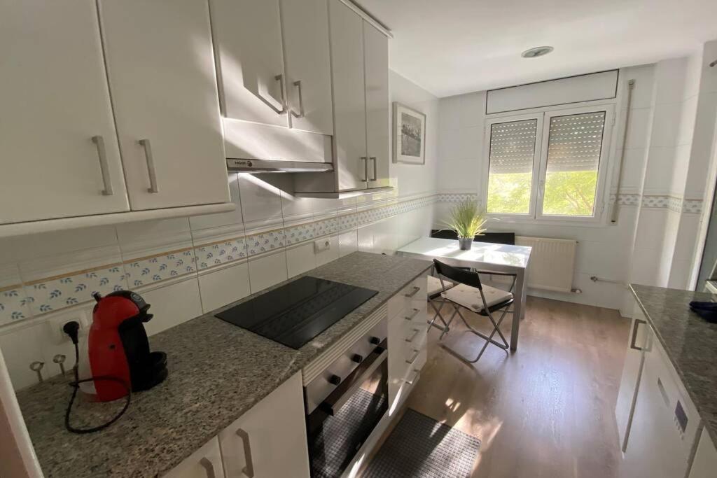 Apartamento Completo Muy Cerca Del Centro Ideal Para Familias Con Piscina Figueres  Exteriör bild