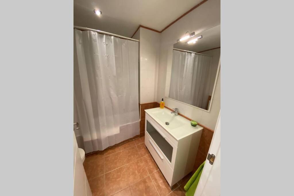 Apartamento Completo Muy Cerca Del Centro Ideal Para Familias Con Piscina Figueres  Exteriör bild