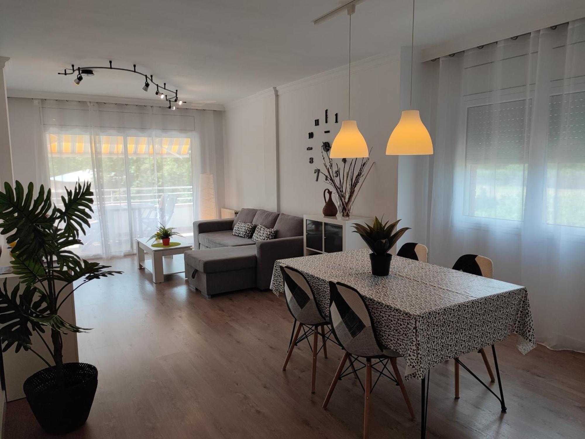 Apartamento Completo Muy Cerca Del Centro Ideal Para Familias Con Piscina Figueres  Exteriör bild